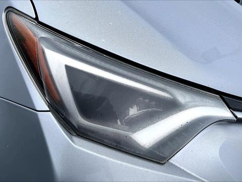 Used 2017 Toyota RAV4 XLE image 27