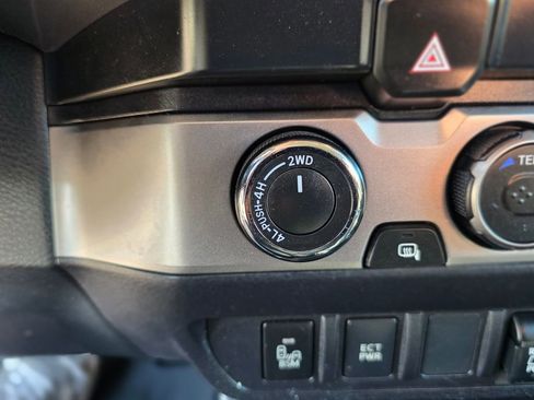 Used 2022 Toyota Tacoma SR5 w/ Technology Package image 28