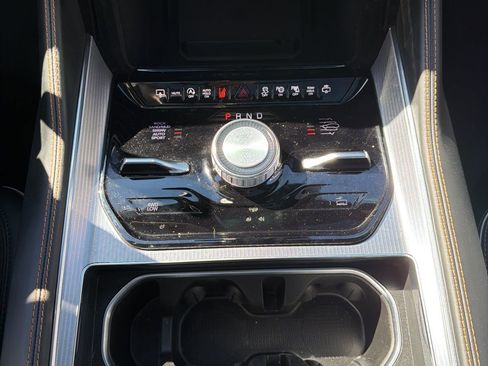 Used 2023 Jeep Grand Wagoneer Series III w/ Rear-Seat Entertainment Group AWD/4WD image 61