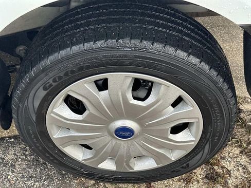 Used 2022 Ford Transit Connect XL image 12