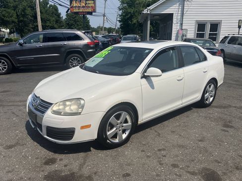 Used 2009 Volkswagen Jetta SEL FWD image 11