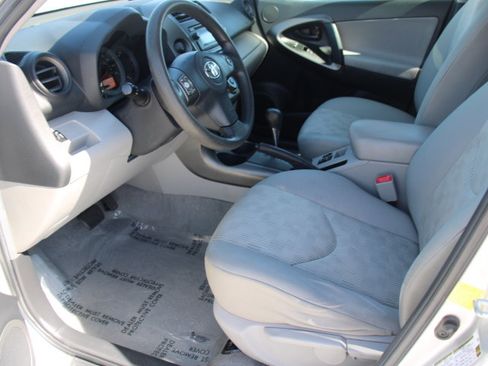 Used 2012 Toyota RAV4 FWD w/ Value Pkg image 10