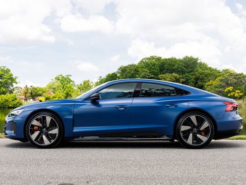 Used 2022 Audi RS e-tron GT w/ Carbon Performance Package AWD/4WD image 6