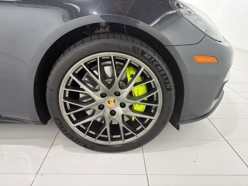 Used 2018 Porsche Panamera 4 image 43