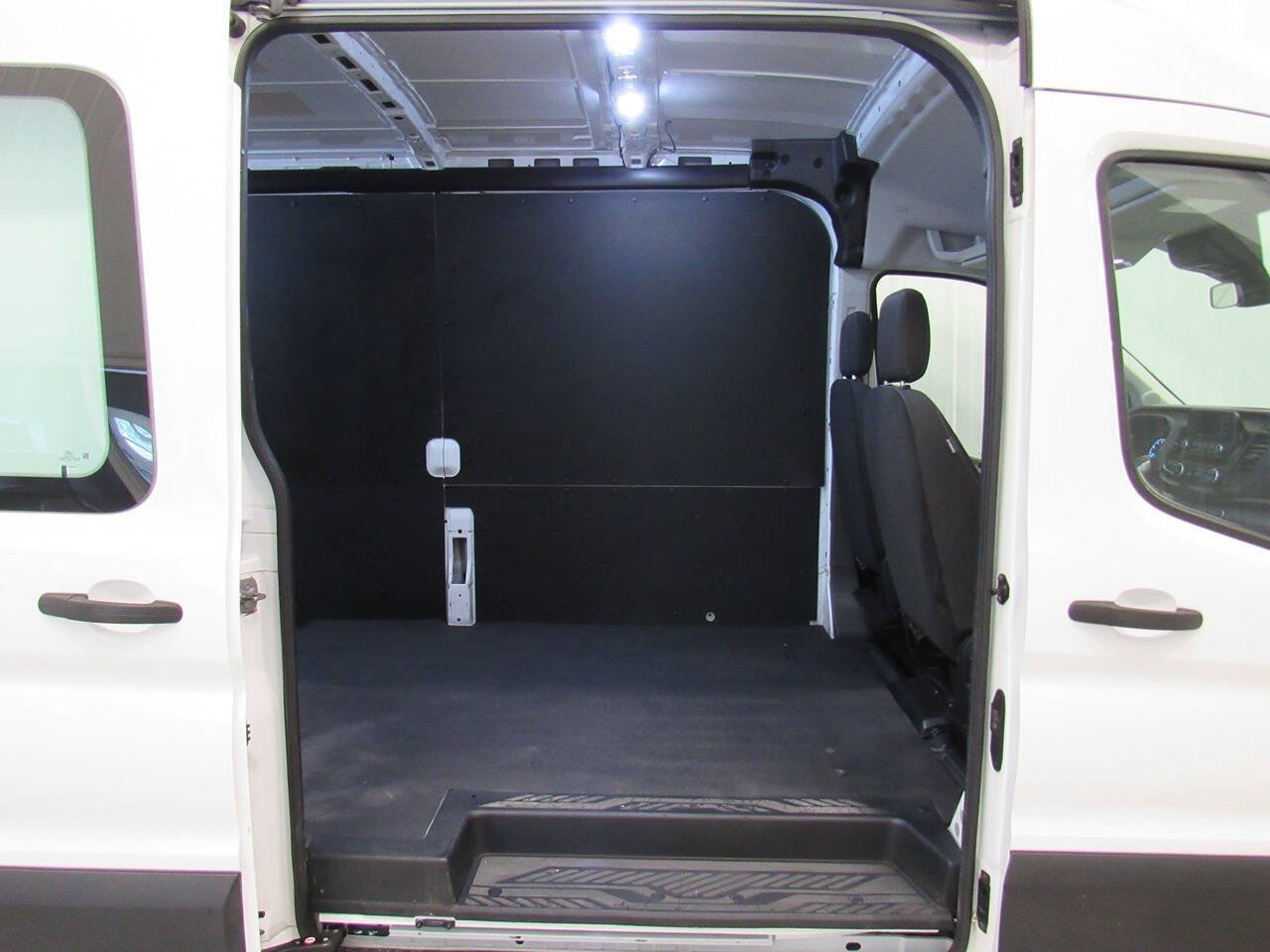 Used 2022 Ford Transit 250 Medium Roof w/ Load Area Protection Package RWD image 19
