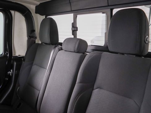 Used 2021 Jeep Gladiator Sport image 24