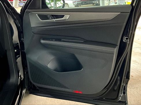 New 2026 Volkswagen Atlas Cross Sport SE image 28