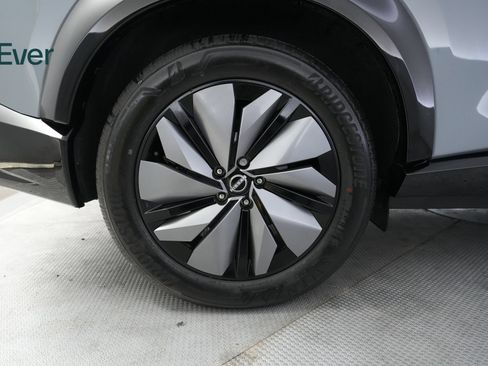 Used 2024 Nissan Ariya AWD image 22