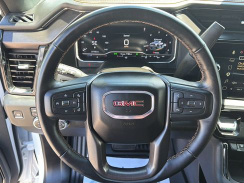 Used 2025 GMC Sierra 2500 AT4 AWD/4WD image 11