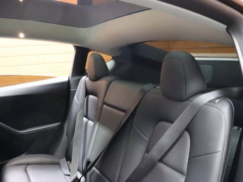 Used 2023 Tesla Model Y Long Range image 30