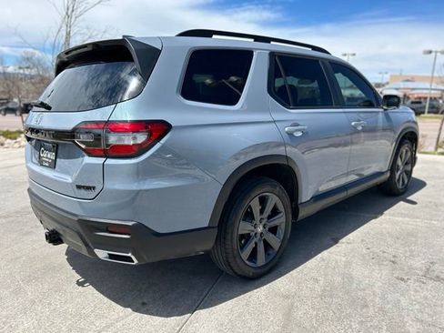 Used 2025 Honda Pilot Sport image 8