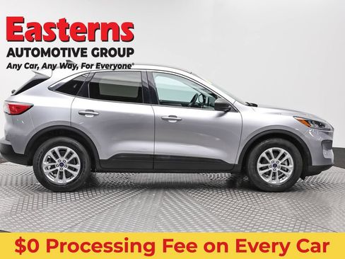 Used 2022 Ford Escape SE FWD image 4