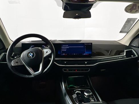 Used 2024 BMW X7 xDrive40i image 30
