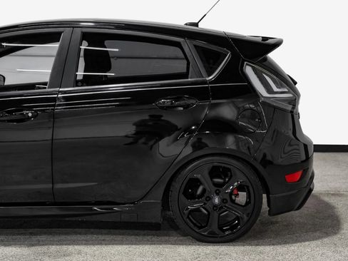 Used 2017 Ford Fiesta ST FWD image 11
