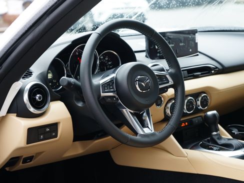 New 2026 MAZDA MX-5 Miata RF Grand Touring RWD image 10