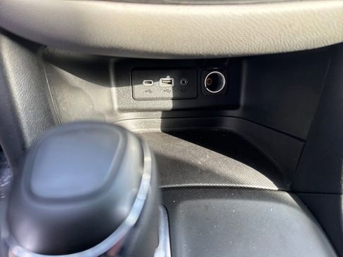 Used 2019 Chevrolet Equinox LT AWD/4WD image 22