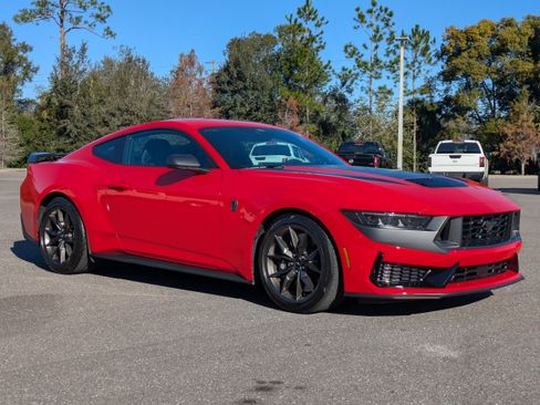 Used 2025 Ford Mustang Dark Horse image 2