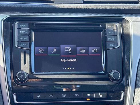 Used 2019 Volkswagen Passat 2.0T Wolfsburg image 15