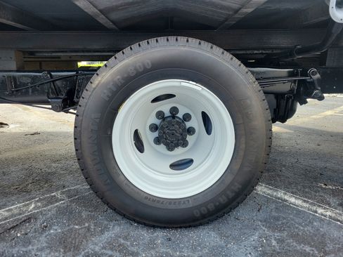 Used 2022 Ford E-350 and Econoline 350 Super Duty image 7