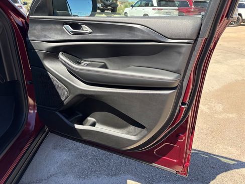 Used 2025 Jeep Grand Cherokee Laredo X w/ Trailer Tow Package image 25