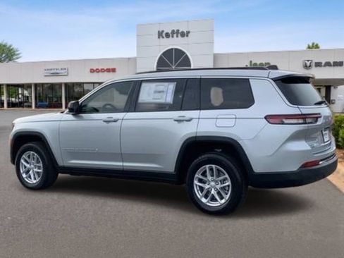 Used 2025 Jeep Grand Cherokee L Laredo AWD/4WD image 3