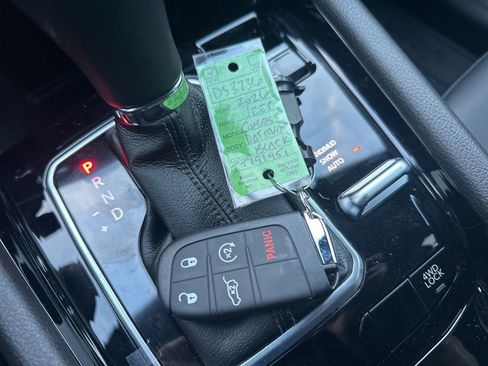 New 2026 Jeep Compass Latitude image 33