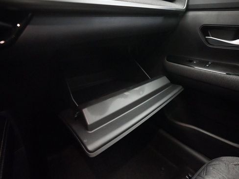 Certified 2025 Nissan Kicks SV w/ SV Premium Package image 29