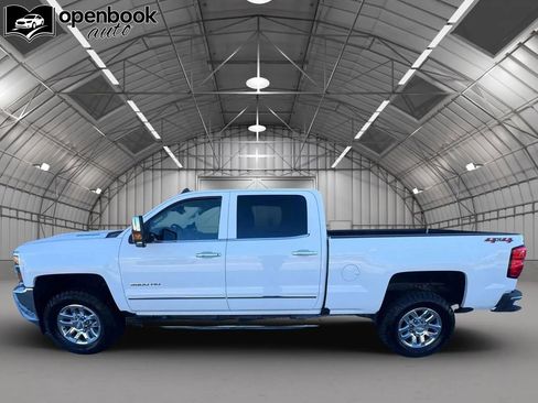 Used 2018 Chevrolet Silverado 3500 LTZ image 8