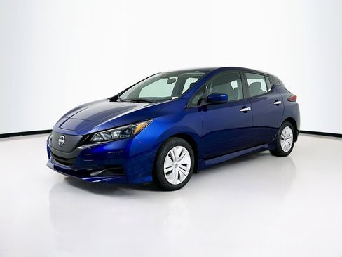 Used 2024 Nissan Leaf S image 3