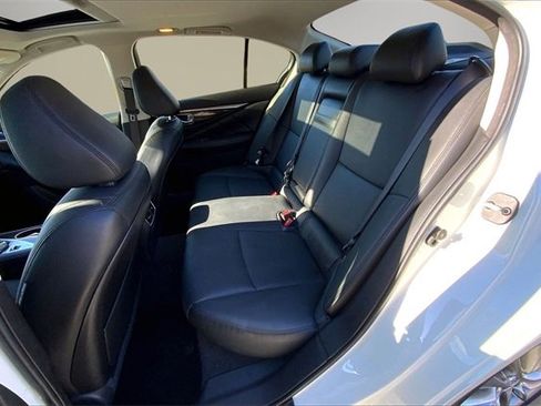 Used 2018 INFINITI Q50 Luxe w/ Essential Package (3.0T Luxe) image 19