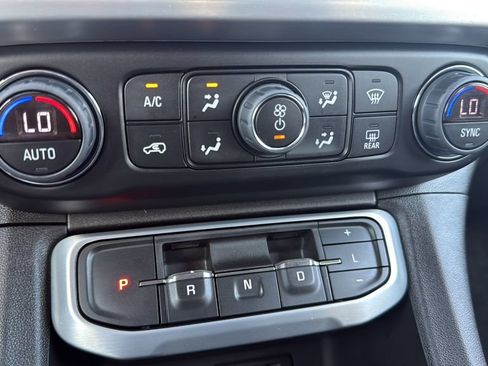 Used 2022 GMC Acadia SLT w/ Elevation Edition FWD image 26