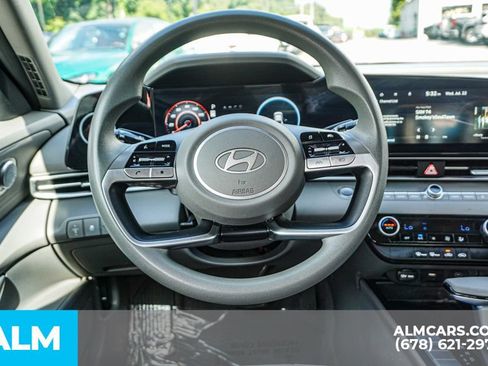 Used 2024 Hyundai Elantra SEL FWD image 27