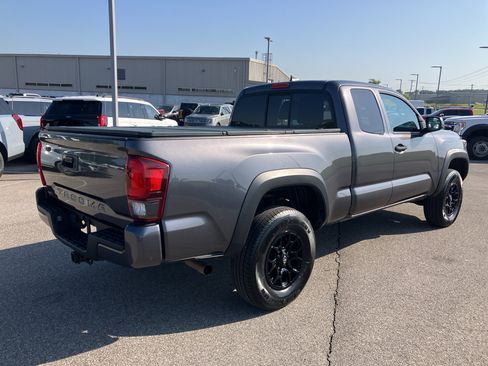 Used 2019 Toyota Tacoma SR w/ SX Package RWD image 5