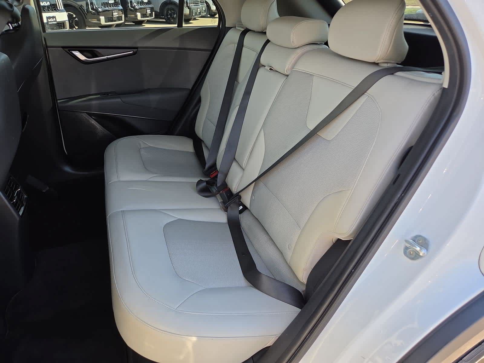 Certified 2023 Kia Niro EX FWD image 18