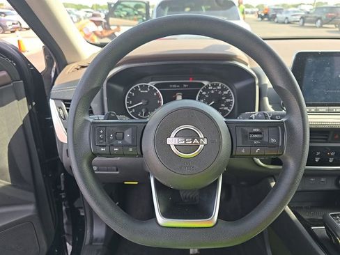 Used 2023 Nissan Rogue S FWD image 10