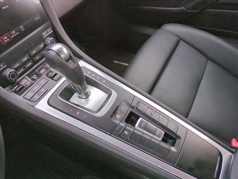 Used 2025 Porsche 718 Boxster RWD image 12