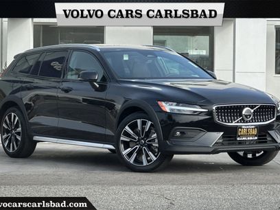 New 2025 Volvo V60 B5 Cross Country Ultra w/ Protection Package Premier