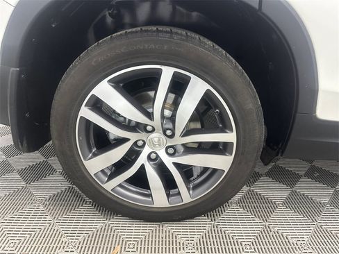 Used 2018 Honda Pilot Touring image 19