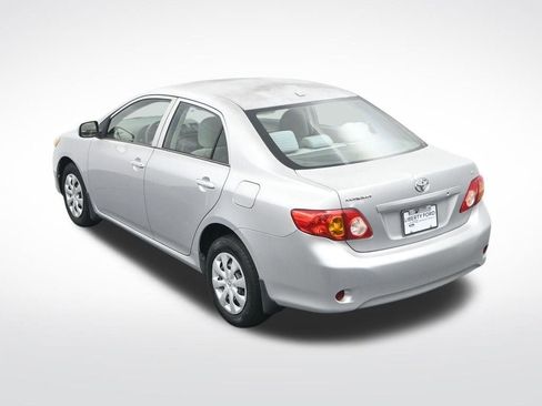 Used 2010 Toyota Corolla LE image 28