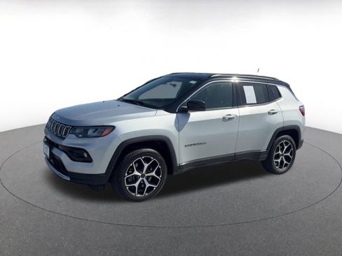 Used 2025 Jeep Compass Limited AWD/4WD image 8