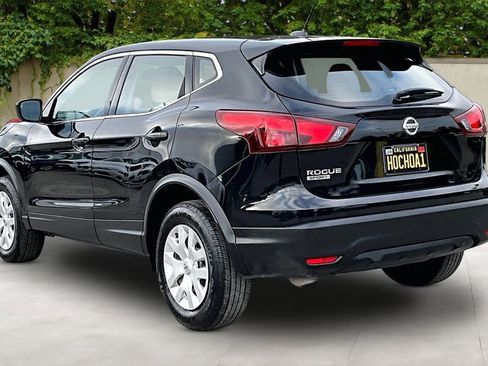 Used 2019 Nissan Rogue Sport S FWD image 4