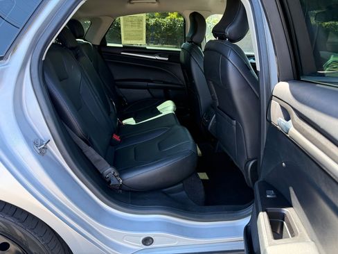 Used 2019 Ford Fusion Energi Titanium FWD image 27
