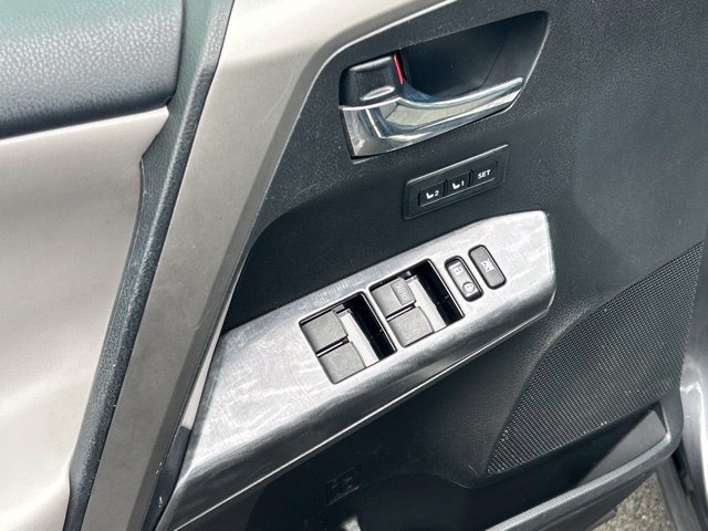 Used 2017 Toyota RAV4 Platinum w/ All Weather Liner Package AWD/4WD image 22