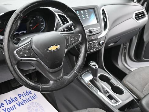 Used 2018 Chevrolet Equinox LT FWD image 13