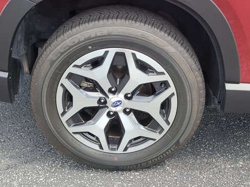 Used 2024 Subaru Forester Premium AWD/4WD image 10