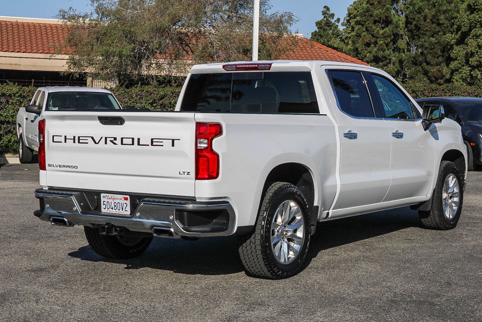 Used 2019 Chevrolet Silverado 1500 LTZ w/ LTZ Plus Package AWD/4WD image 4