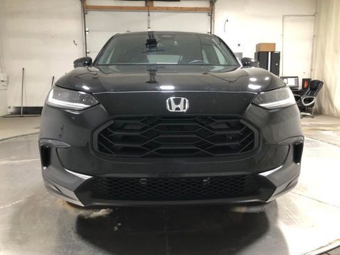 Used 2025 Honda HR-V Sport image 2