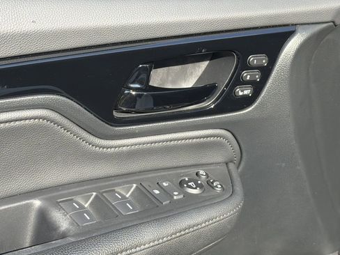 Used 2022 Honda Odyssey Elite image 18