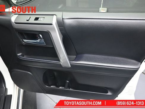 Used 2023 Toyota 4Runner Limited AWD/4WD image 33