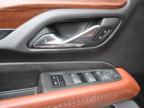 Used 2023 GMC Yukon Denali Ultimate image 18